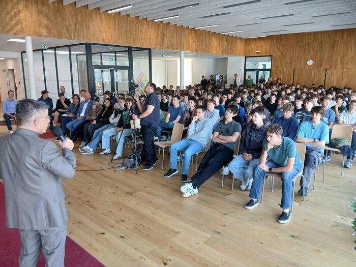 Die Wahrheit ist dem Menschen zumutbar – HTL Anichstraße