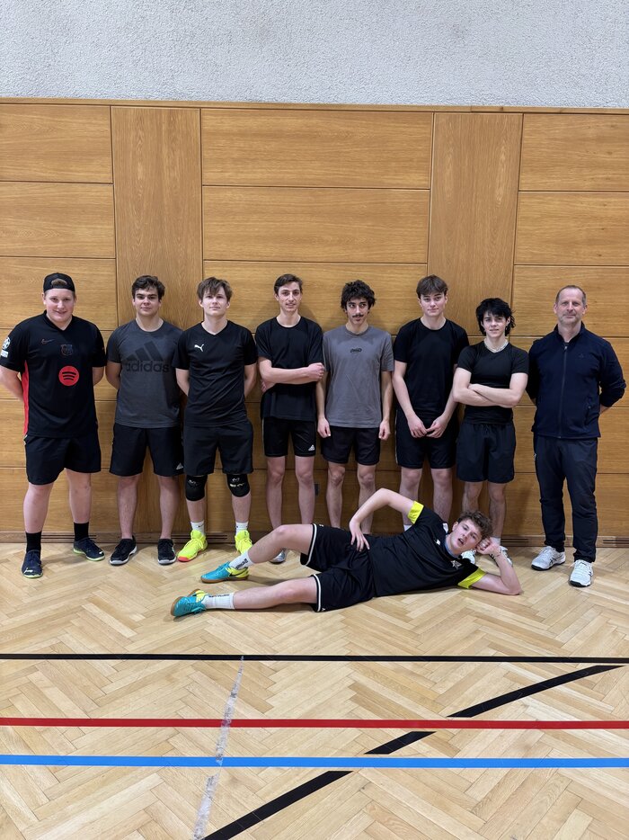 Volleyball Schulcup am Reithmann Gymnasium: Starke Motivation gegen starke Gegner – HTL Anichstraße