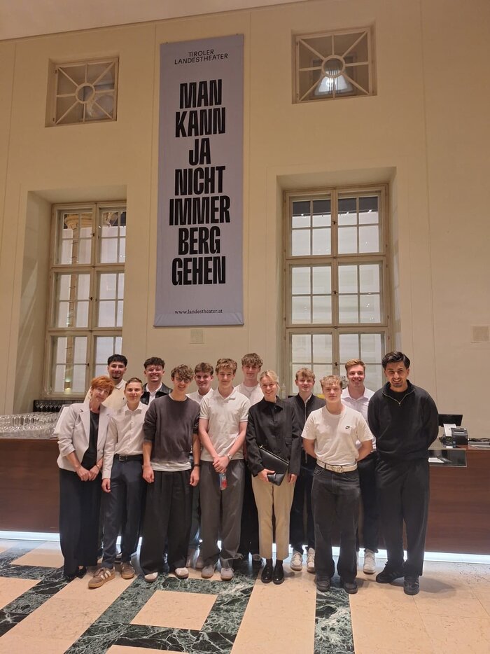 Statt immer Schulalltag einmal Theaterluft schnuppern – HTL Anichstraße
